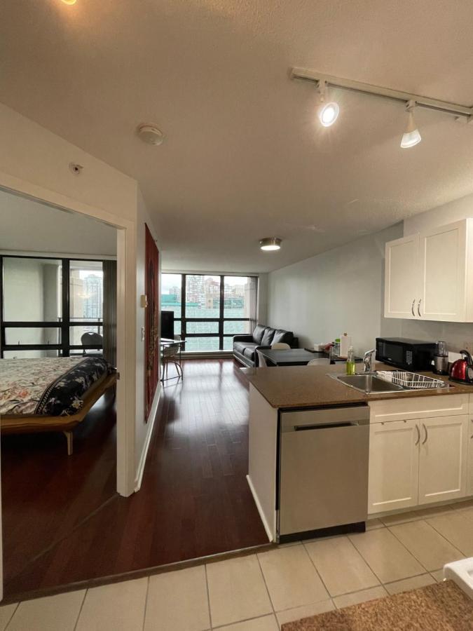 Vancouver Downtown Central 1 Bedroom Condo Exterior photo